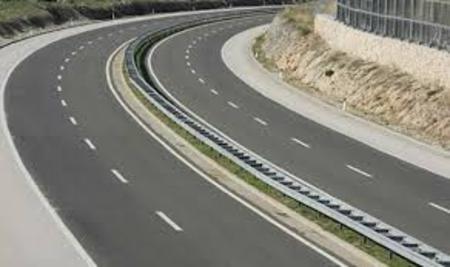 Сообраќајот на државните патишта се одвива тековно  по претежно суви коловози