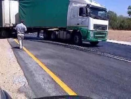 Връщат забраната за движение на камиони над 12 т. през почивните дни