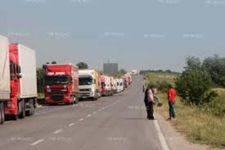 Na zagrebačkoj obilaznici (A3) kolona je na čvoru Ivanja Reka u smjeru Bregane oko 2 km, zbog radova na mostu Sava na zagrebačkoj obilaznici (a3) kolona je na čvoru ivanja reka u smjeru bregane oko 2 km, zbog radova na mostu sava
