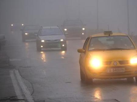 СОСТОЈБА: Сообраќајот на државните патишта се одвива по влажни коловози.