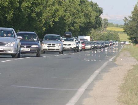 Временно е ограничено движението по изпреварващата лента при км 266 на АМ "Тракия" в посока Бургас