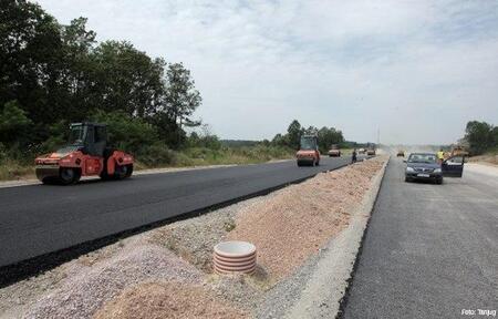 Временно движението по път i-6 в района между Долни Богров и Горни Богров, до разклона за Григорево е ограничено поради ПТП