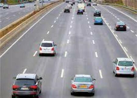 СОСТОЈБА: Сообраќајот на државните патишта се одвива по претежно суви коловози